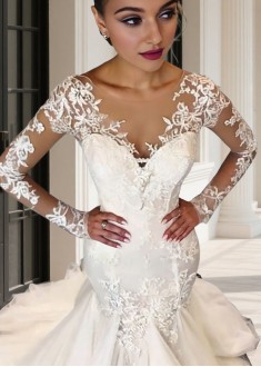 V-Neck Tulle Mermaid Wedding Dress with Court Train