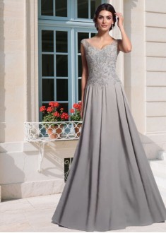Elegant Chiffon Mother of the Bride Dress – V-Neck Beaded A-Line Sleeveless Gown, Floor-Length