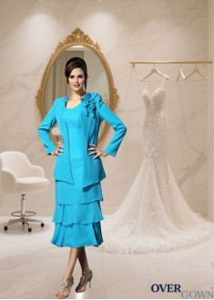 Elegant Tea-Length Chiffon Mother of the Bride Dress with Scoop Neckline