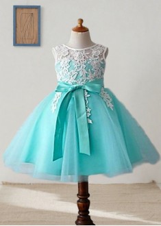Tulle Scoop Neck Bowknot Sleeveless Flower Girl Dress with Appliques