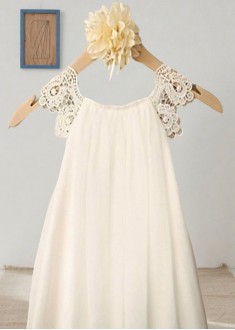Chiffon Scoop Neck Sleeveless A-Line Flower Girl Dress with Lace
