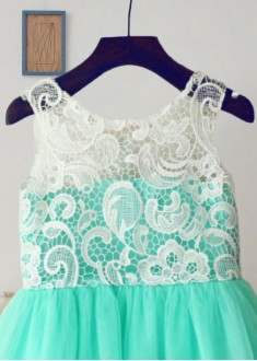 Scoop Neck Long Tulle Flower Girl Dress Lace Applique