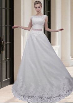 Elegant Sleeveless Tulle A-Line Beach Wedding Dress – Simple Jewel Neck Bridal Gown Elegant Sleeveless Tulle A-Line Beach Wedding Dress – Simple Jewel Neck Bridal Gown