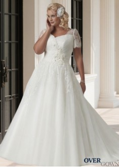 Plus Size Wedding Dress with Square Neckline and Short Sleeves – Bridal Gown