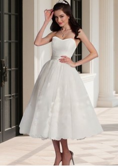 Short Sweetheart Sleeveless Tulle Tea-Length Wedding Dresses Short Sweetheart Sleeveless Tulle Tea-Length Wedding Dresses