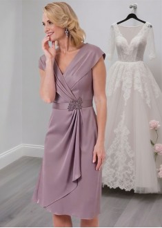 Knee Length V-Neck Chiffon A-Line Mother of the Bride Dress with Cap Sleeves