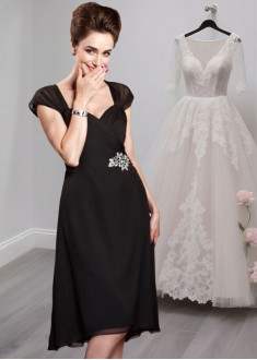 Knee-Length Black Chiffon A-Line Mother of the Bride Dress with Sweetheart Neckline