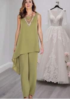 Green Chiffon Mother of the Bride Pantsuit with Jewel Neckline Green Chiffon Mother of the Bride Pantsuit with Jewel Neckline