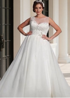 Plus Size Scoop Neck Tulle Wedding Dresses With Beading Plus Size Scoop Neck Tulle Wedding Dresses With Beading